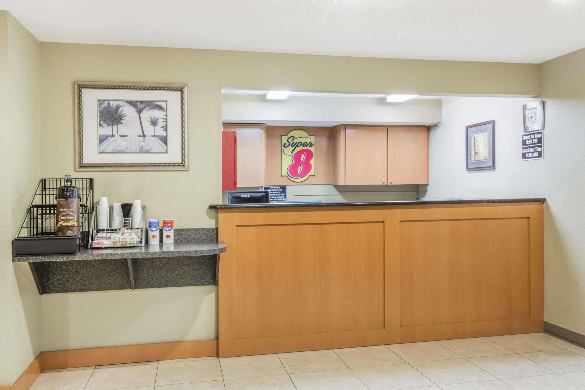 Super 8 By Wyndham Panama City Dış mekan fotoğraf