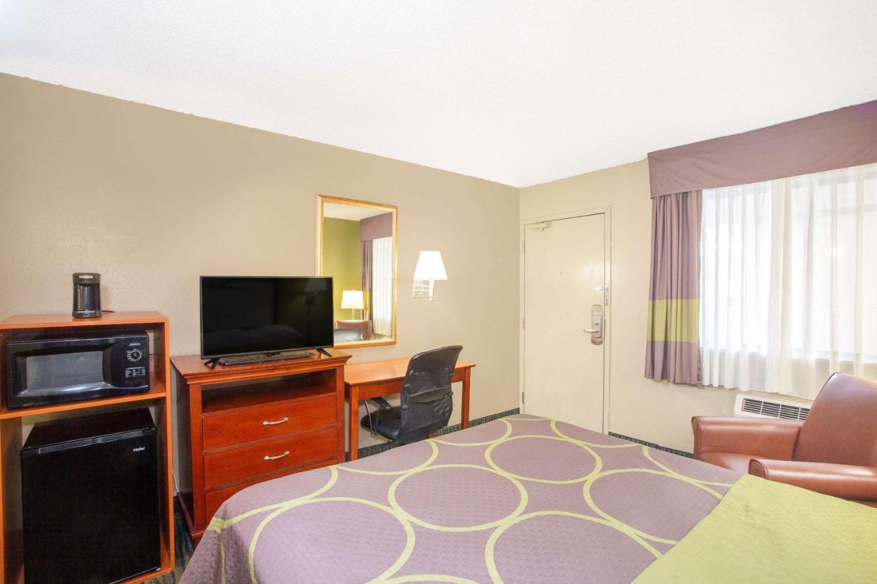 Super 8 By Wyndham Panama City Dış mekan fotoğraf